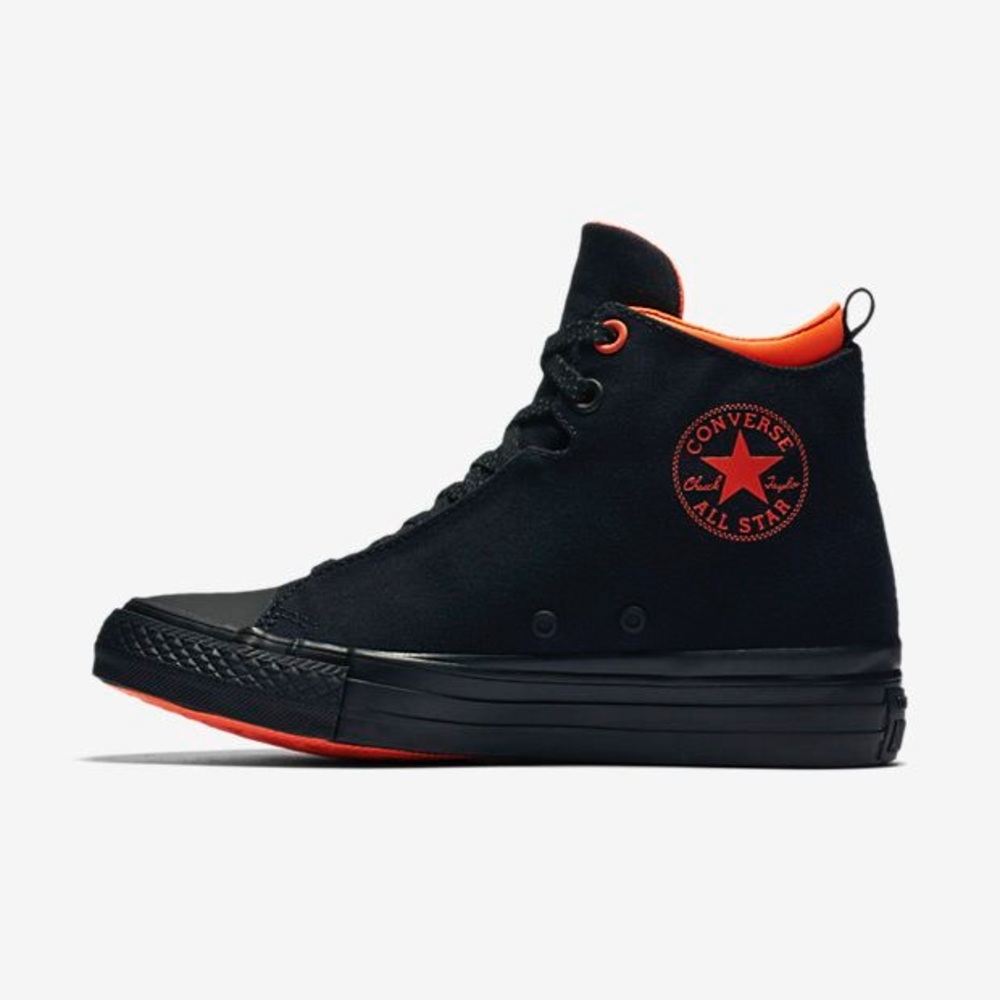 🔥 NWOT Selene Hi CONVERSE 🔥